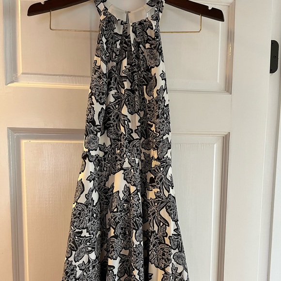 Size 2 express dress - Picture 3 of 3